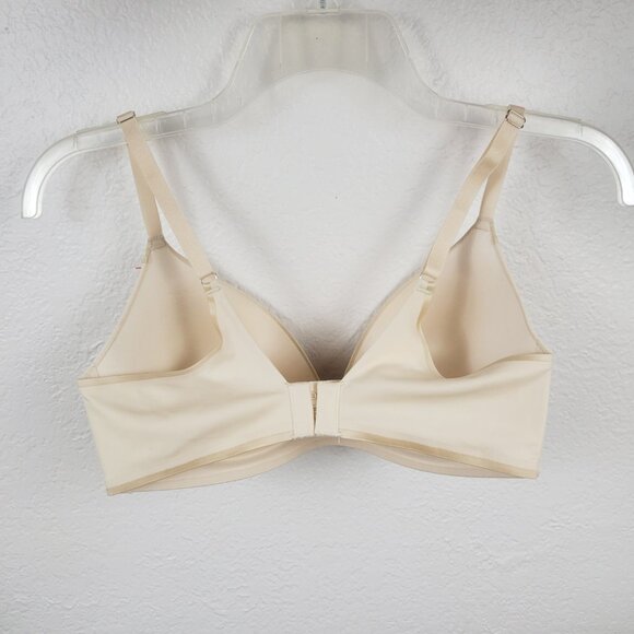 NWT UNDEROUTFIT Bra Medium M Satin Grace 1258 Adjustable Straps 3D Molded Sand - Picture 2 of 10